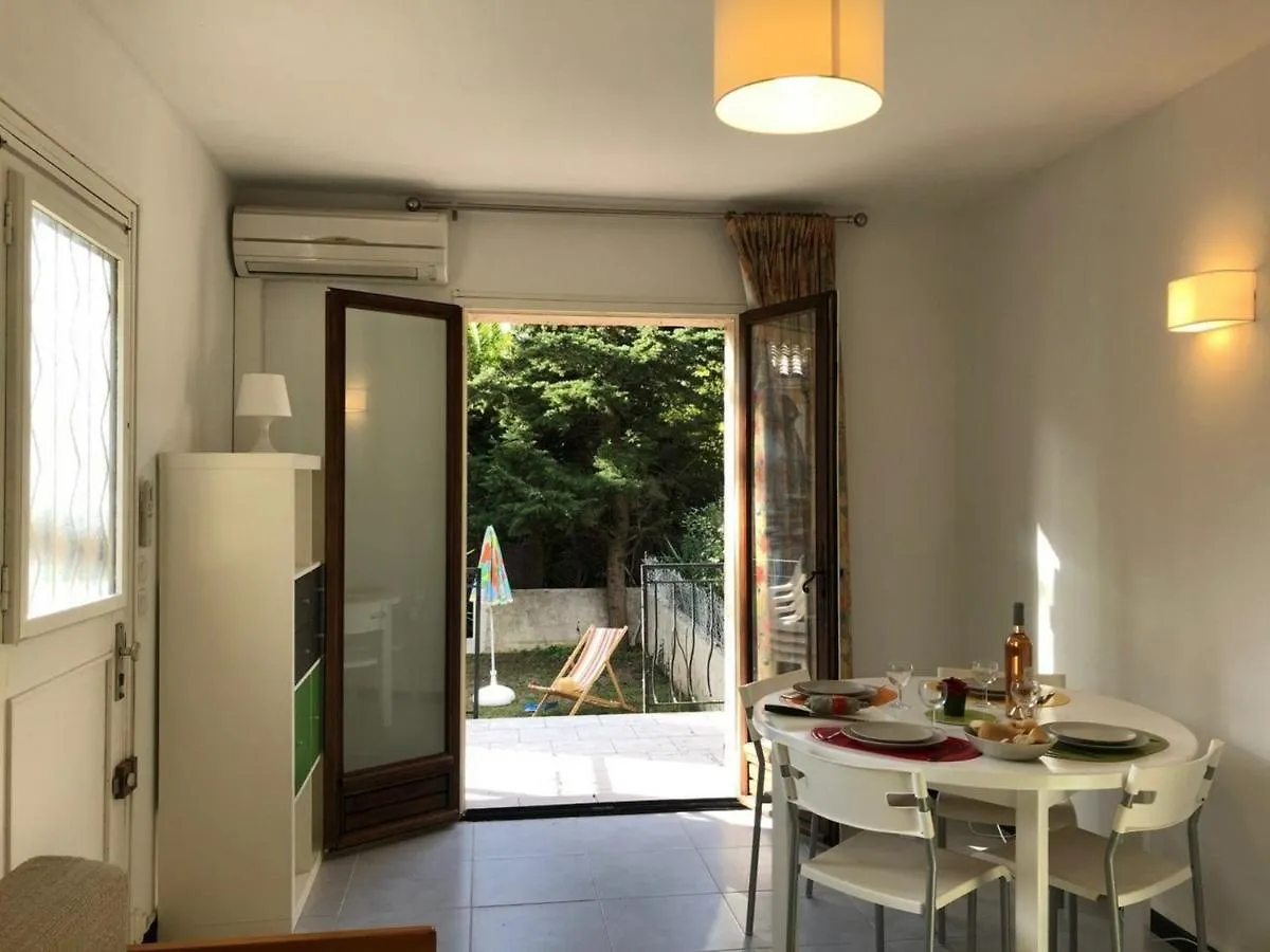 Studio Mezzanine Avec Jardin Privatif, Parking Et Clim - Saint-Raphael - Fr-1-226A-81 Apartment